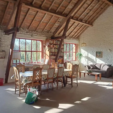 La Mez A Nine D'hotes ゲストハウス